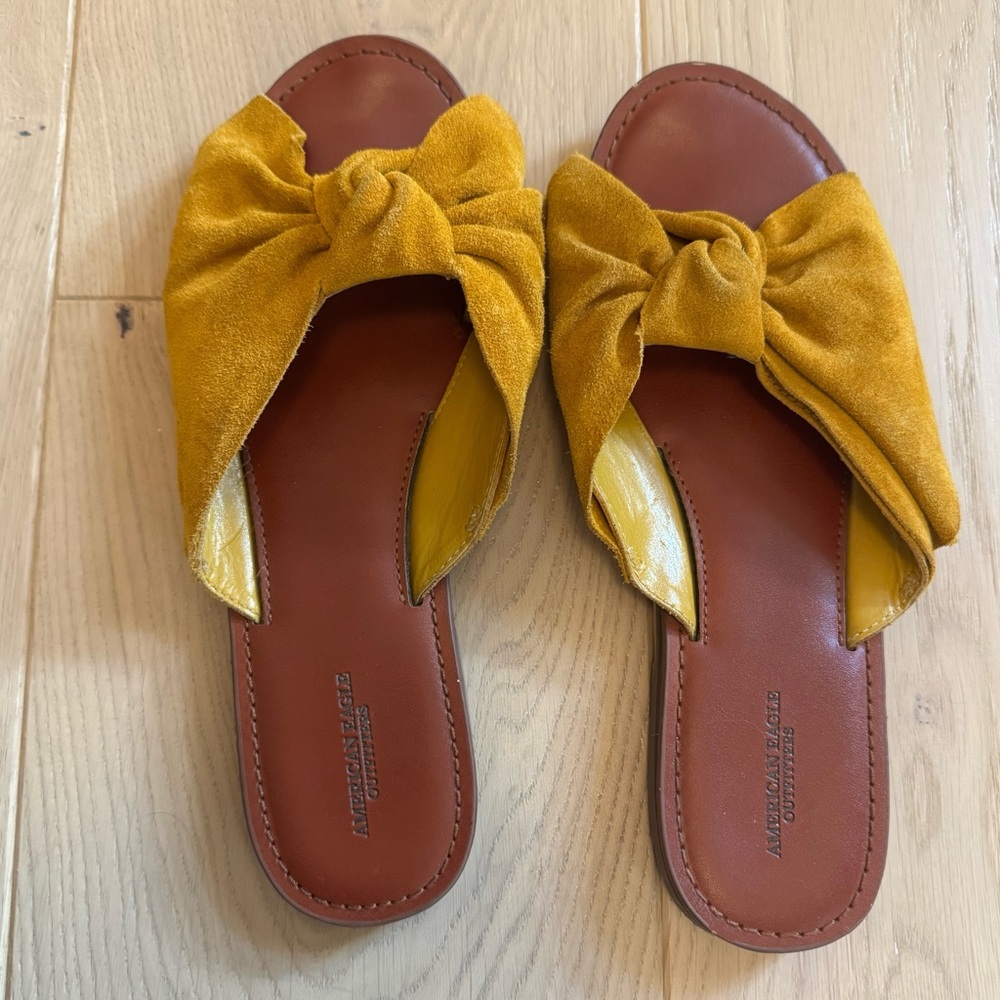 American Eagle Outfitters genuine suede bow sandals slippers